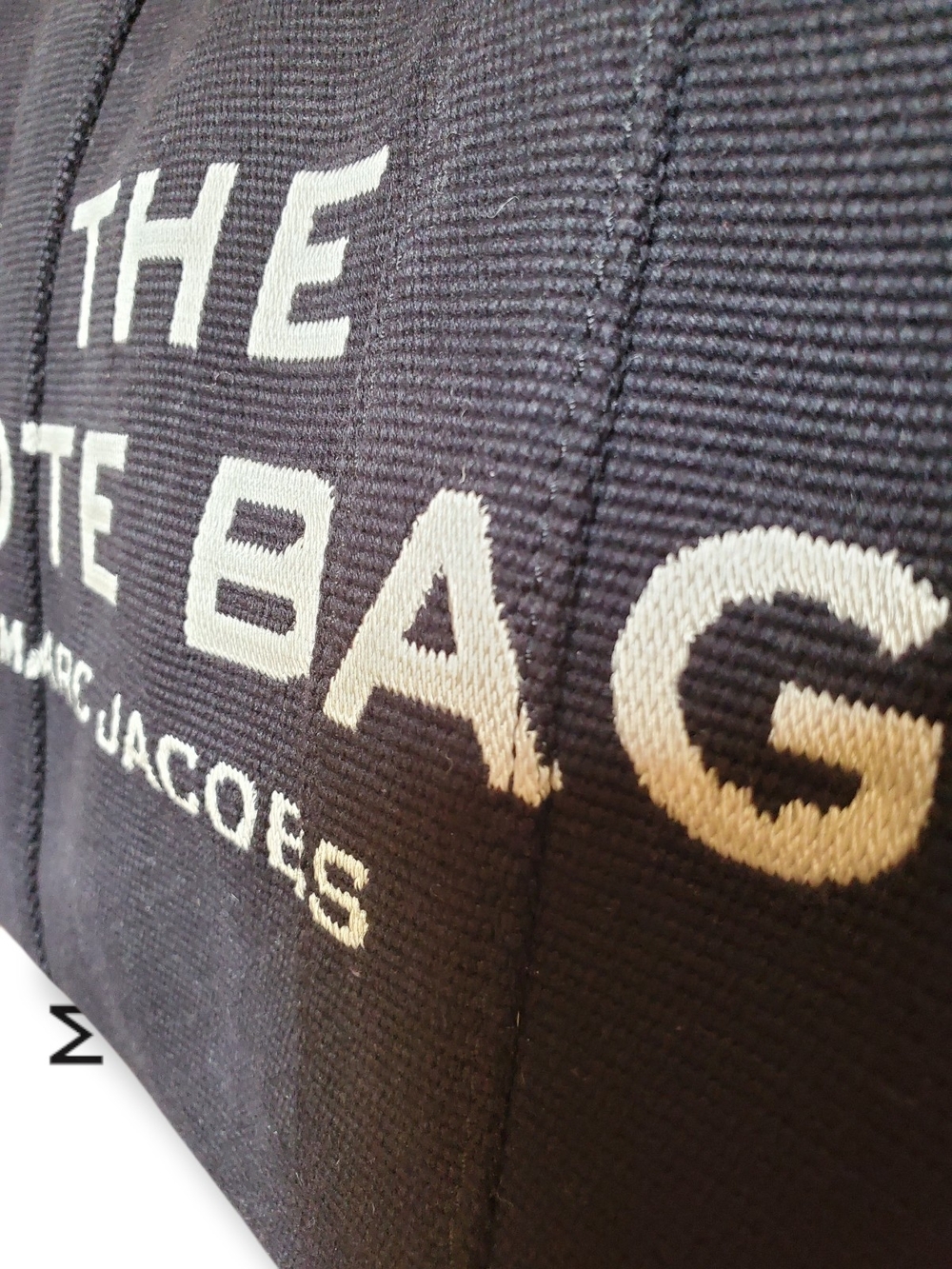 Marc Jacobs Unisex The Jacquard Medium Tote Bag Black & Cream - Picture 16 of 17